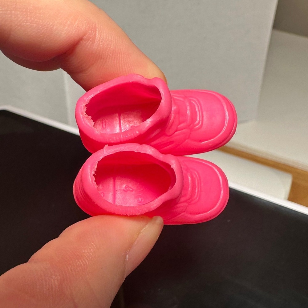 Vintage Mattel Barbie Skipper Bright Pink High-top Sneakers - Sun Emblem Bottoms - Picture 5 of 6